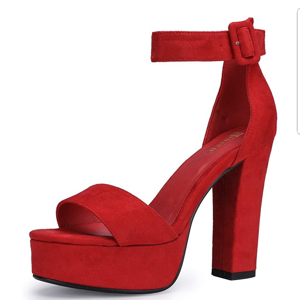 NIB. SEXY Womans ankle strap platform chunky heel